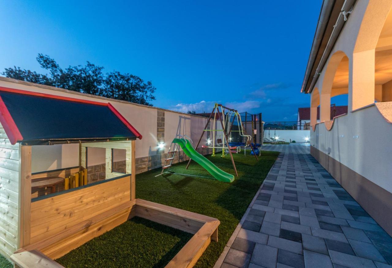 Villa Lucija 比奥格勒·纳·莫鲁 外观 照片